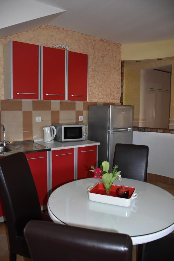 Apartments Scepanovic ティヴァト エクステリア 写真
