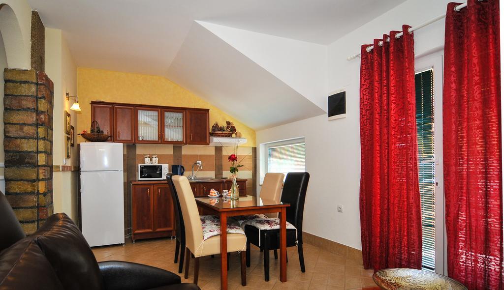Apartments Scepanovic ティヴァト エクステリア 写真
